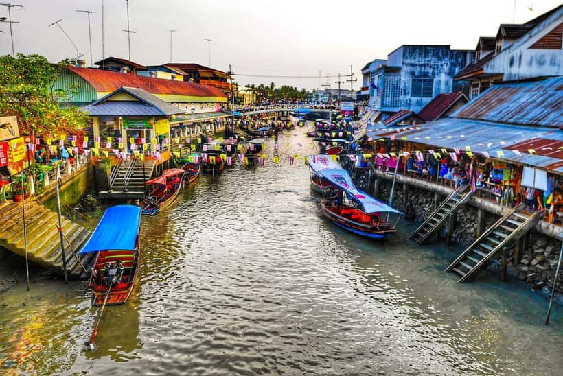 BKK: Damnoen Floating Market, Maeklong Rail & River Bridge - What the $77 price really buys you