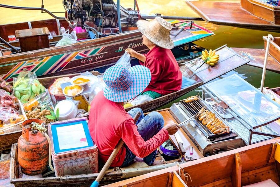 BKK : Private Damnoen Saduak Floating Market Half Day - Reaching the canals from Bangkok