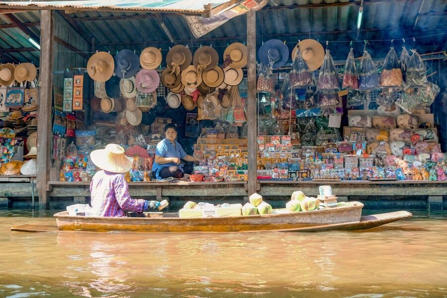 BKK : Private Damnoen Saduak Floating Market Half Day - The optional Chang Phueak Camp stop