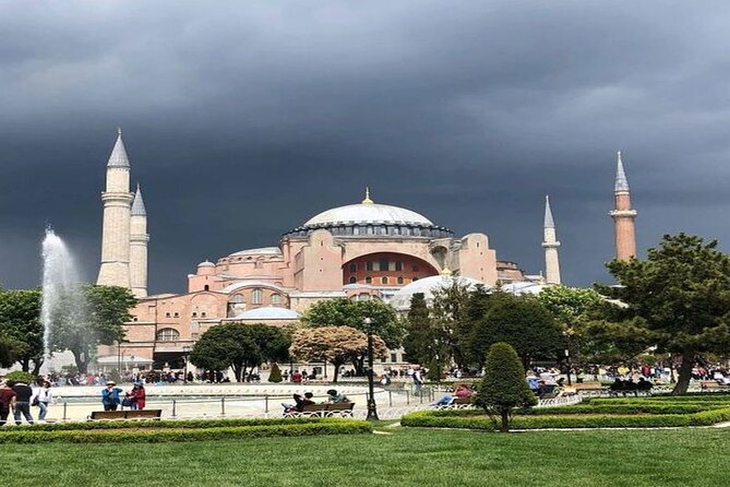 Blue Mosque, Hagia Sophia, Topkapi Palace &Grand Bazaar Tour - Why this route works for a first day in Istanbul
