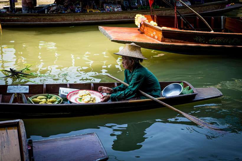 Boat Tour of Damnoen Saduak Floating Market - Reaching the correct pier in Damnoen Saduak