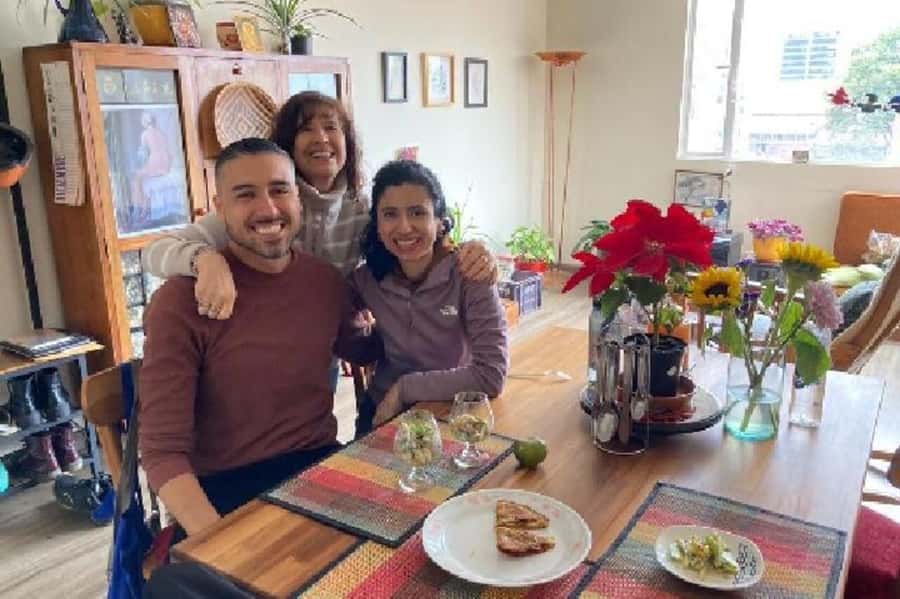 Bogotá: Colombian Cooking Class with Market Visit - Should you book the La Perseverancia cooking class?
