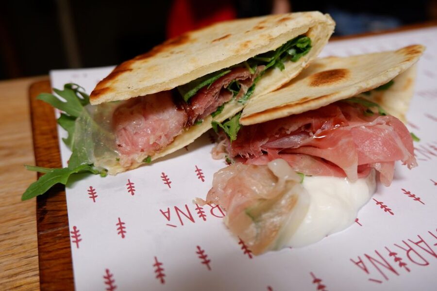 Bologna: Guided Food Markets Tour - Exploring the Quadrilatero market streets