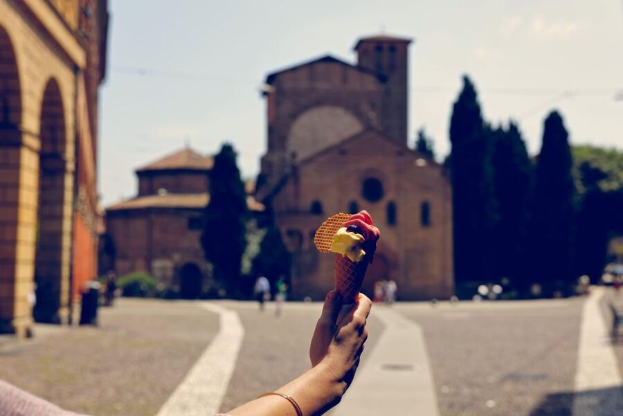 Bologna: Guided Food Markets Tour - The 10-minute walk through Bologna’s old center