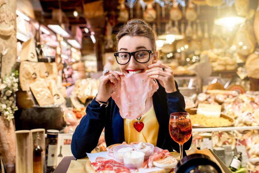 Bologna: Small Group Food market Walking Tour with Tasting - Key points to know before you book