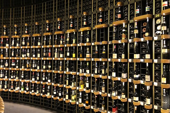 Bordeaux Old Town & Market Local Food with Wine Tastings Tour - Bordeaux old town, one bite at a time