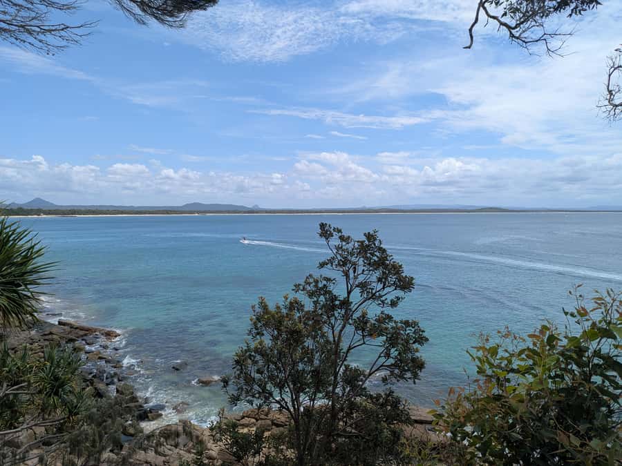 Brisbane: Eumundi Markets, Noosa Gems & Afternoon Cruise - Free time beside Noosa’s coast