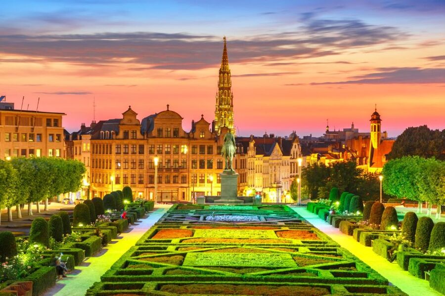 Brussels: Christmas Market Magic Walking Tour with a Local - The one-hour limit: useful introduction or rushed outing?