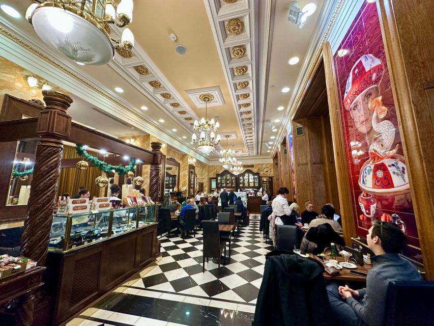 Budapest: Christmas Market Guided Walking Tour with Tastings - Booking details worth knowing