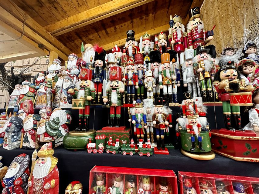 Budapest: Christmas Market Guided Walking Tour with Tastings - Who should book this Christmas walk?