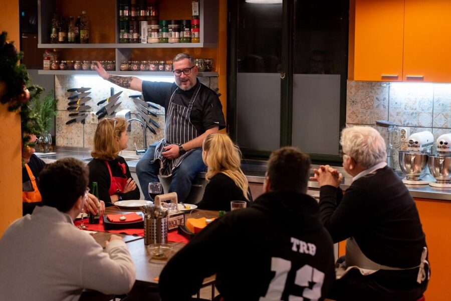 Budapest: Cooking School – Hungarian Menu & Local Market - Timing, language, and practical details