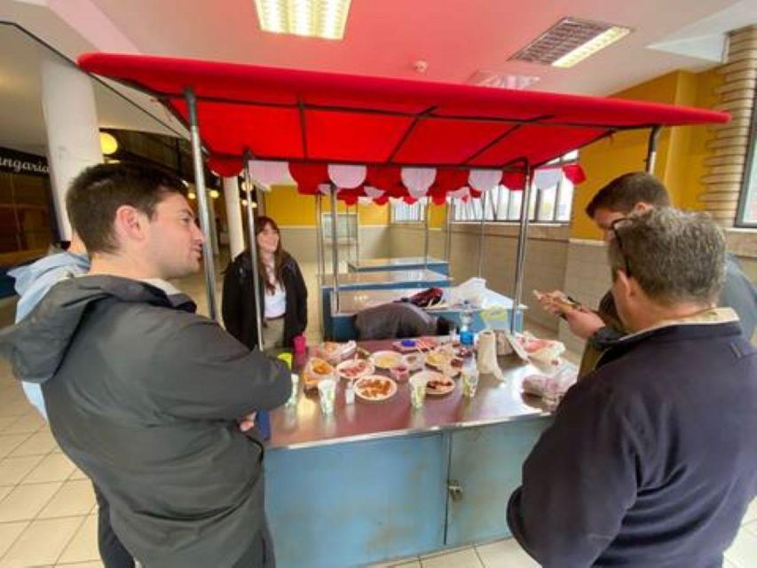 Budapest Streetfood Heaven: Tasting and Markets with a local - The guide’s role and what you learn