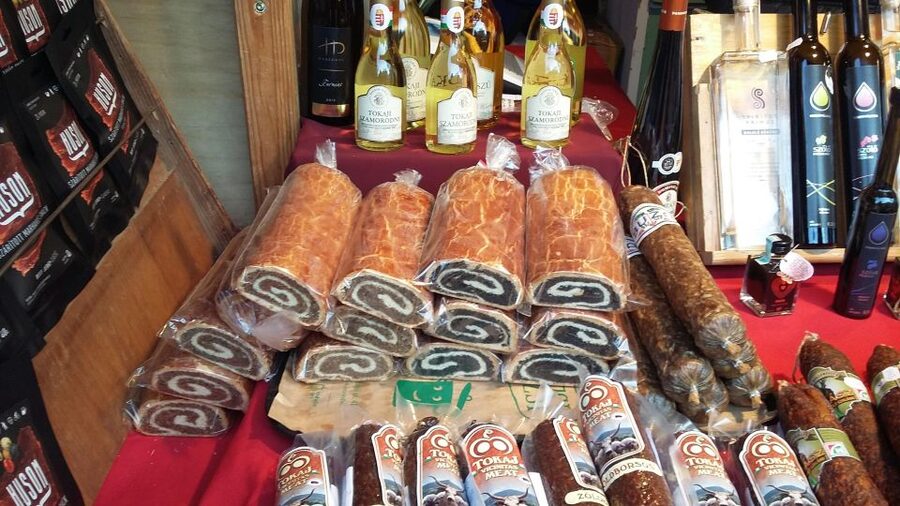 Budapest Streetfood Heaven: Tasting and Markets with a local - The market stop: Hunyadi, Lehel, or Central Market