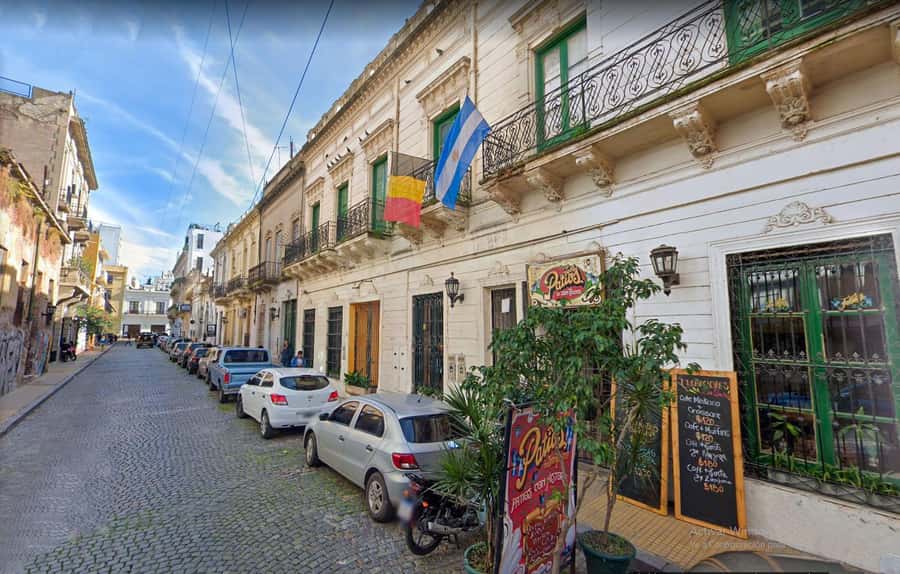 Buenos Aires: San Telmo and Market Guided Walking Tour - The Sunday street fair and San Telmo Square