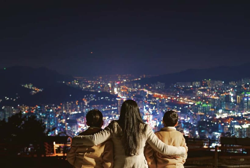 Busan Night Tour: Market, Skywalk & Optional SnapShot - Two hours among Jagalchi and Gukje markets