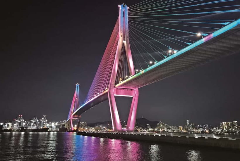 Busan: Night Tour with Jagalchi Market and Skywalk - Songdo Skywalk: glass under your feet