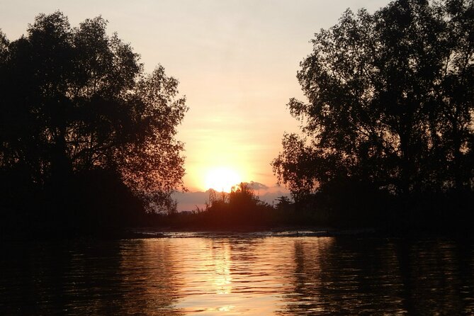 Cai Rang floating market, see sunrise, CaCao orchard, small canal - What $42 covers in practical terms