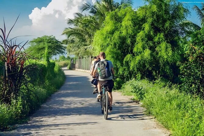 Cai Rang Floating Market Tour & Rural Cycling - Breakfast, coffee, and fruit on the river
