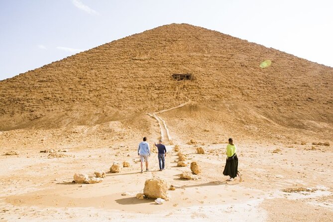 Cairo 2-Day Tour: Giza, GEM, Citadel, Bazaar & Nile Dinner Cruise - Egyptian lunch keeps the first day grounded