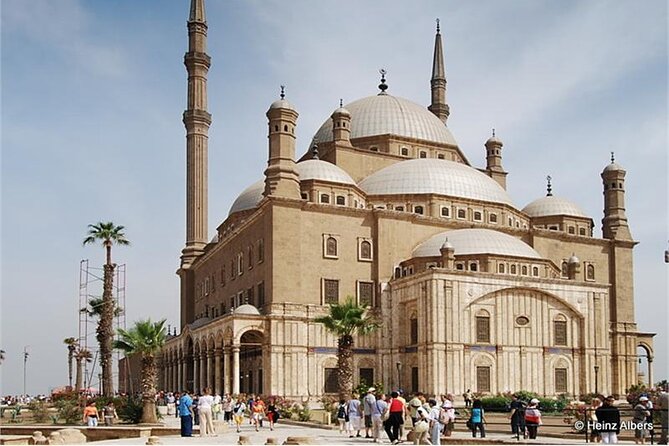 Cairo Day Tour visit Egyptian Museum, Citadel and Khan Khalil Bazaar - Khan El Khalili: shopping with a hard edge