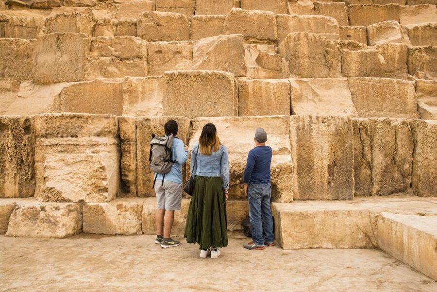 Cairo: Egyptian Museum, Pyramids & Bazaar Tour - What the guides add to the day