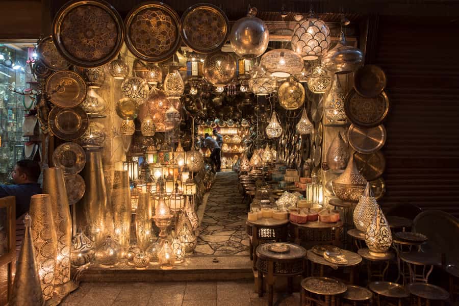 Cairo: Egyptian Museum, Pyramids & Bazaar Tour - The Sphinx: a brief stop with a famous face