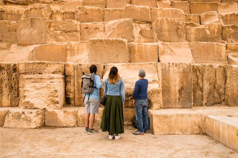 Cairo: Egyptian Museum, Pyramids & Bazaar Tour - Transport, timing, and the real value of $77