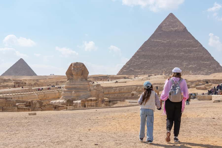 Cairo: Female-Guided Pyramids, Sphinx & Museum City Tour - Khan El-Khalili: shopping with your guard up