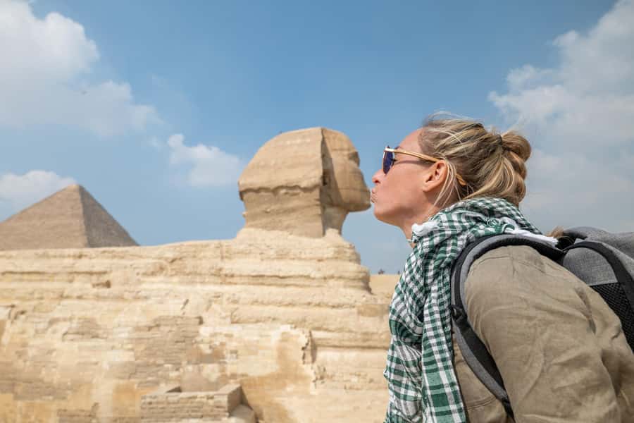 Cairo: Giza Pyramids, Museum & Bazaar Tour with Lunch - The Great Sphinx and its royal face