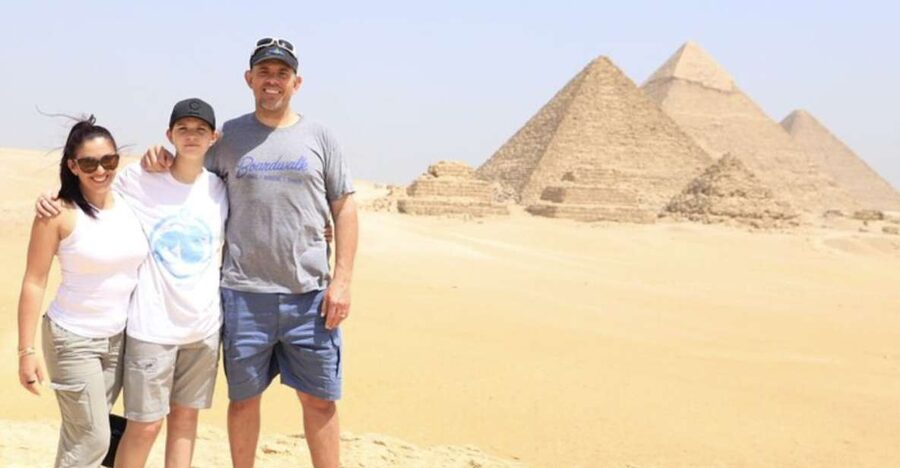 Cairo: Great Pyramids, Egyptian Museum, Bazaar Layover Tour - Starting with the Pyramids on a Cairo Layover