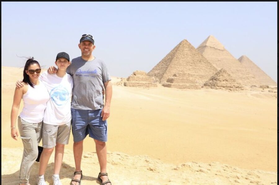 Cairo: Great Pyramids, Egyptian Museum, Bazaar Layover Tour - What the Great Pyramids Give You