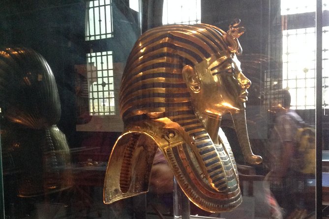 Cairo Layover Tours To Giza Pyramids Egyptian Museum Bazaar Sound And Light Show - The panoramic viewpoint puts the complex in order