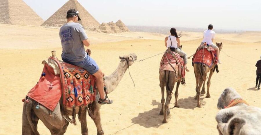Cairo: Private Giza Pyramids, Egyptian Museum, & Bazaar Tour - Seeing the Great Pyramid up close