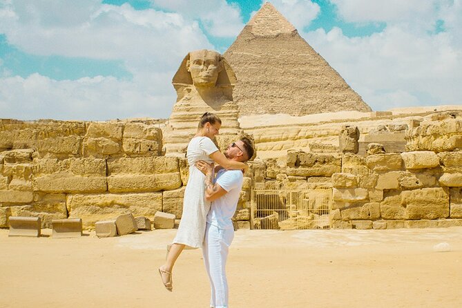 Cairo: Pyramids, Bazaar, Lunch with Female Guide - What this Cairo tour actually covers