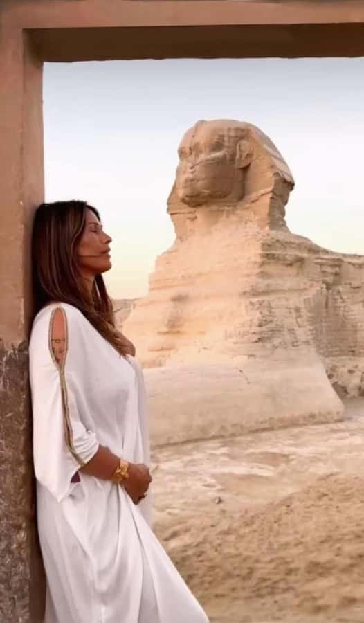 Cairo: Pyramids, Bazaar & Museum with Female Guide - A full Cairo day from Giza to Tahrir