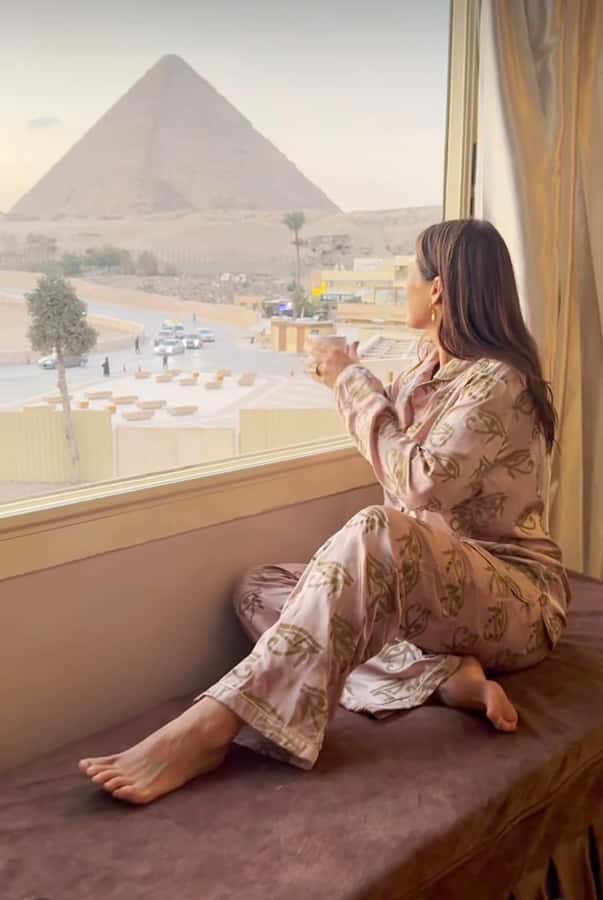 Cairo: Pyramids, Bazaar & Museum with Female Guide - The Great Sphinx and the best photo pause