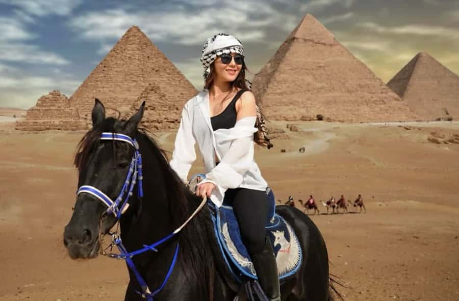 Cairo: Pyramids, Bazaar & Museum with Female Guide - The Egyptian Museum in Tahrir