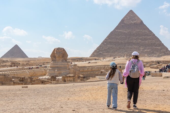 Cairo: Pyramids, Sphinx, Museum & Bazaar Tour with Female Guide - The Egyptian Museum and 5,000 years of objects