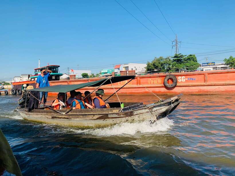 Can Tho: Cai Rang Floating Market and Canals - Breakfast served from the water