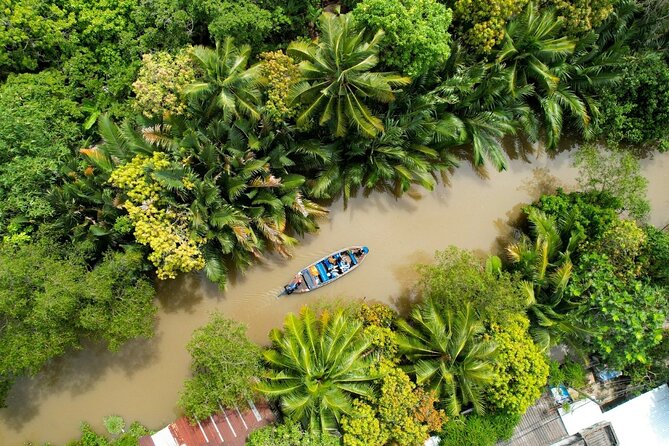 Can Tho Floating Market and Fruit Garden Tour - Eating breakfast on the river