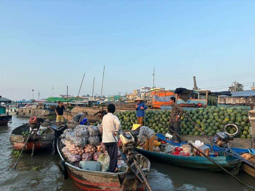 Can Tho: Floating Market, Canal, Cacao Farm & Mekong' Life - Cai Rang Floating Market over a river breakfast