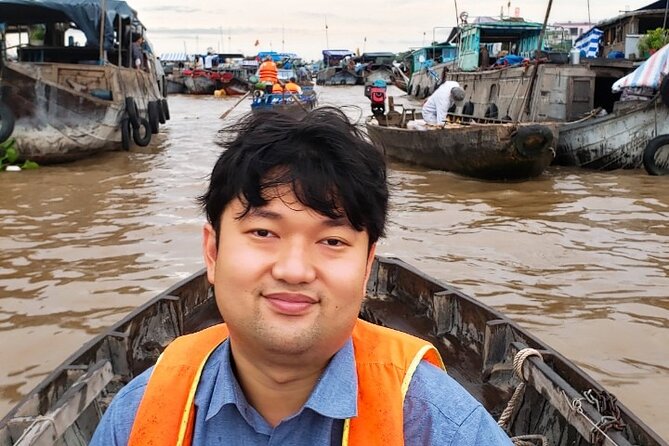 CAN THO: Floating Market & Mekong’s Legacy (About 6 Pax) - Cai Rang by boat, with breakfast in hand
