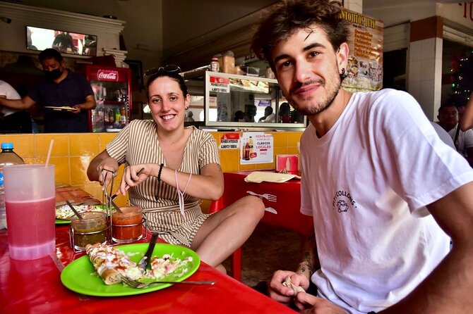 Cancun Private Foodies Market Tour and Street Food - What the vendors add to the experience