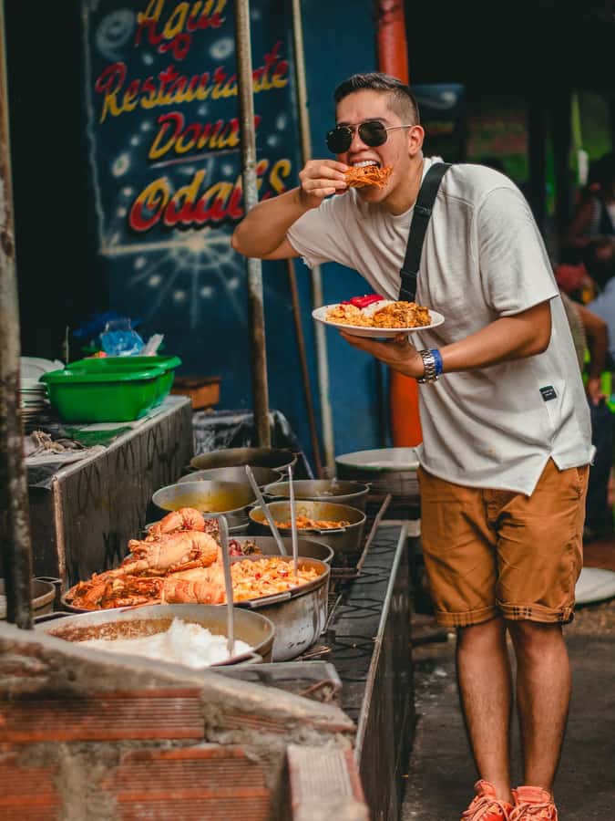 Cartagena Bazurto Market: Authentic Food & Culture Tour - Walking Through the Market With a Local Guide