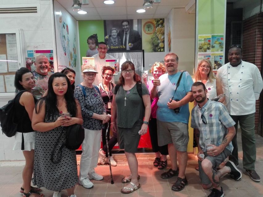 Cartagena: Traditional Market Tour and Tasting - A private group changes the pace