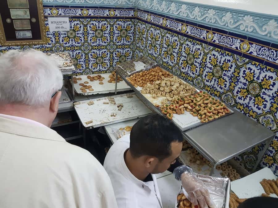 Casablanca: Central Market Food Tour with Tastings and Lunch - What the $105 price includes