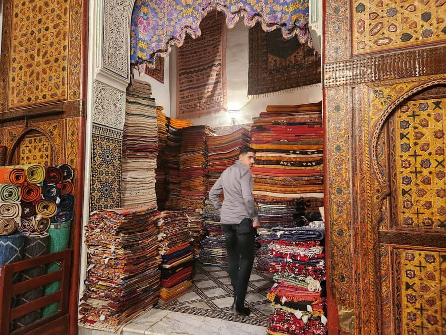 Casablanca: Traditional Souks Shopping Private Tour - A cultural tour, but not quite independent market life