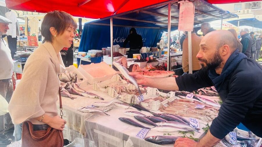 Catania: Market Tour and Cooking Class with Chef Riccardo - Choosing wine adds another local stop