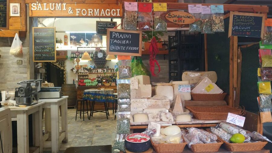 Catania Street Food Tour: Fish Market & City Centre - The city centre beyond the food