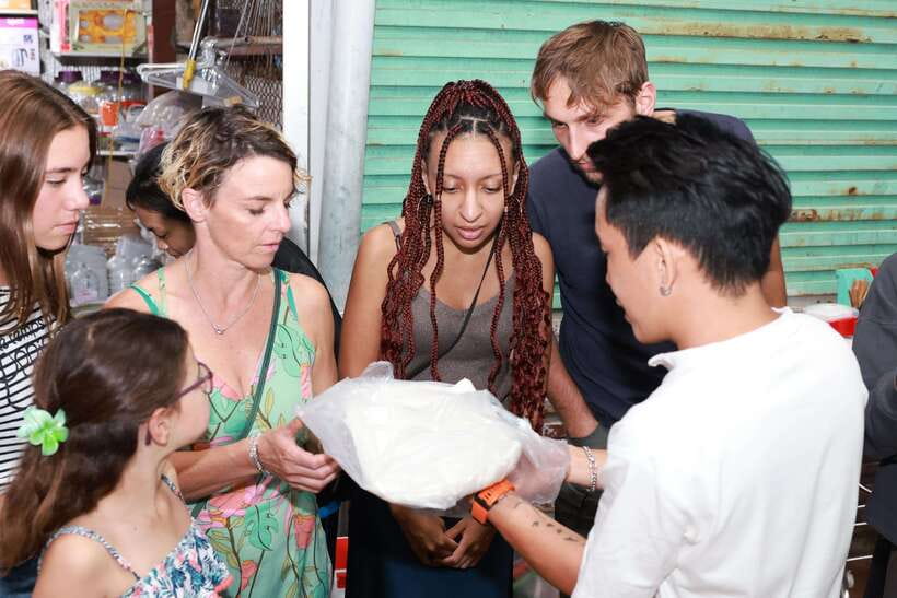 CatBa: Authentic Vietnam Cooking Class and local market tour - A relaxed class with room for beginners
